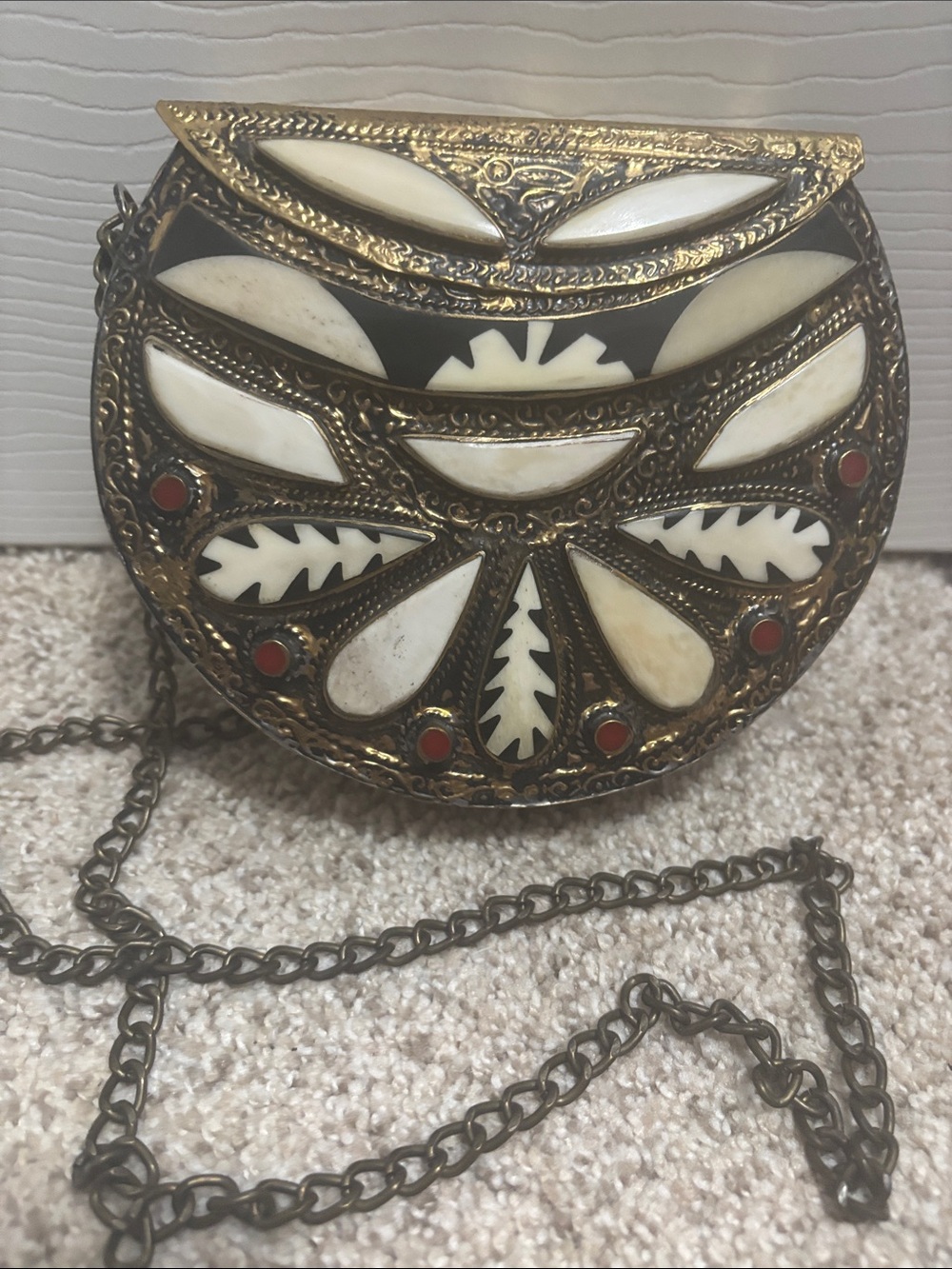 Vintage-Inspired Cream and Gold Women’s Crossbody Bag